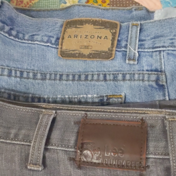 4 variety of Men's blue jeans.  4 different brands - Picture 3 of 3